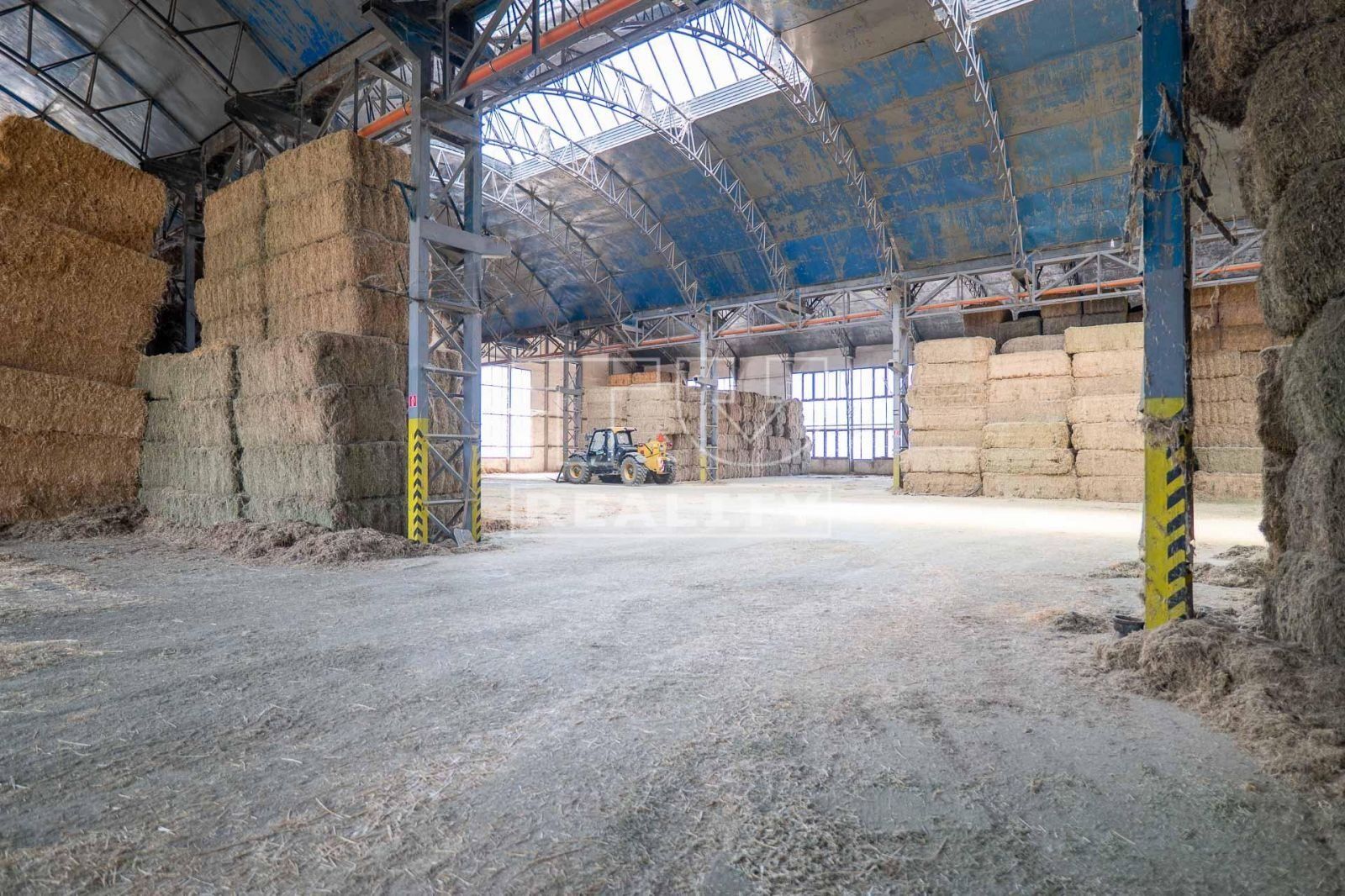 Investičná príležitosť! Predaj výrobno - skladového areálu Želiezovce 18000 m2