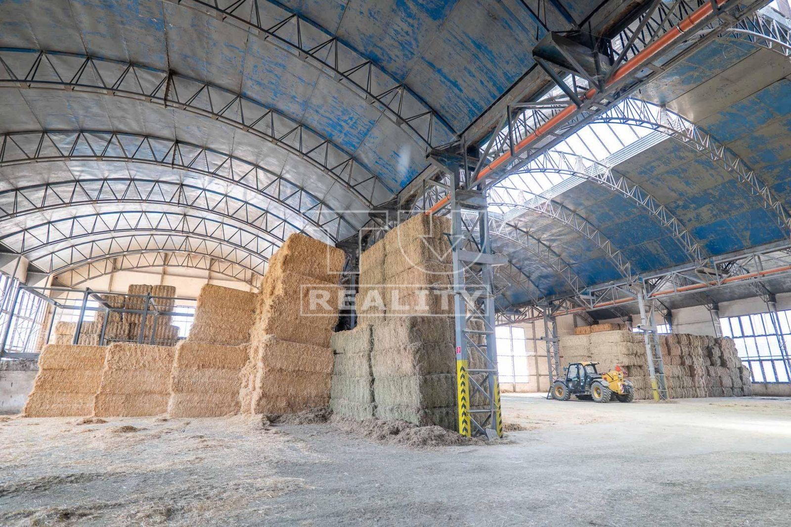 Investičná príležitosť! Predaj výrobno - skladového areálu Želiezovce 18000 m2