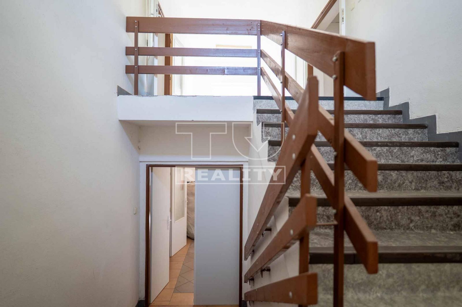 Investičná príležitosť! Predaj výrobno - skladového areálu Želiezovce 18000 m2