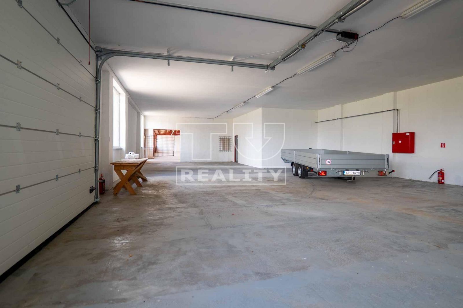 Investičná príležitosť! Predaj výrobno - skladového areálu Želiezovce 18000 m2