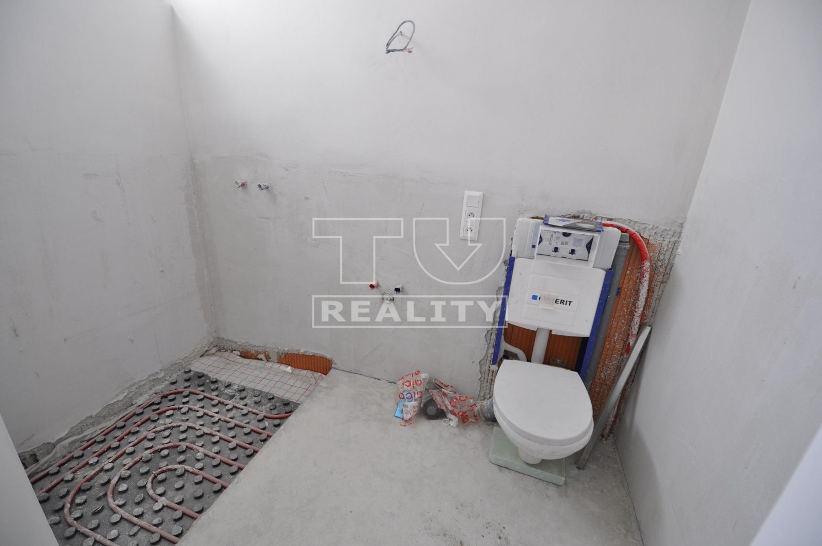 Hotovo, skolaudované, nasťahujte sa! Rodinný dom v Záhorskej Bystrici, 179m2