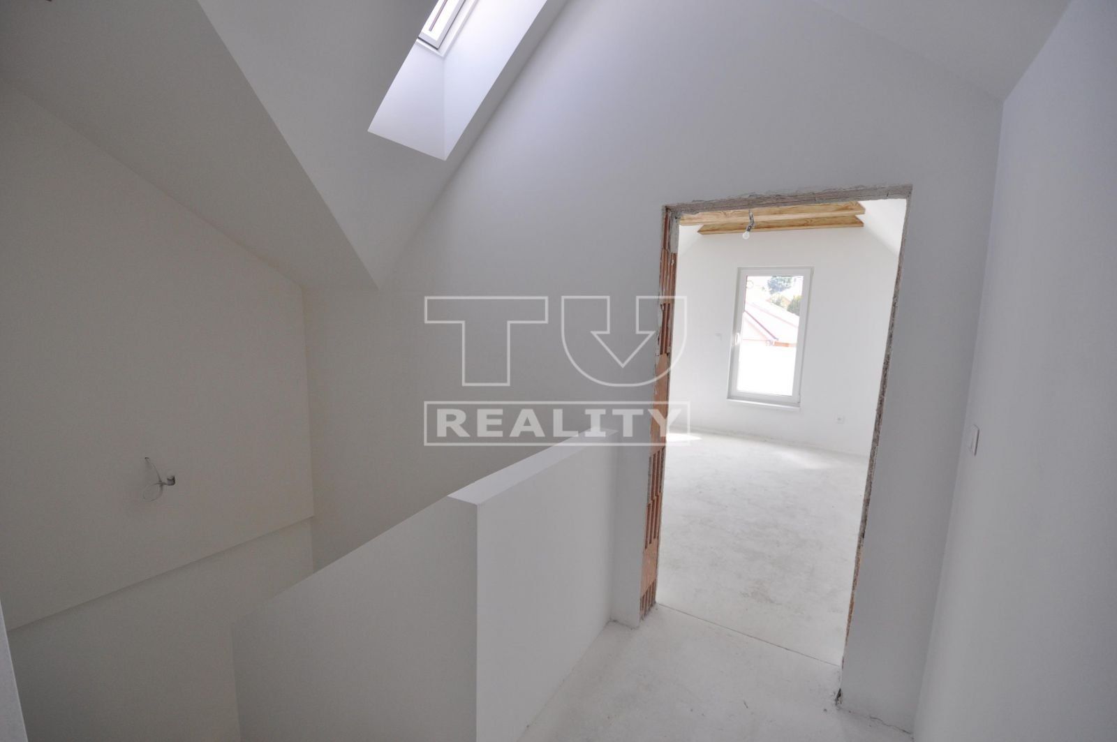Hotovo, skolaudované, nasťahujte sa! Rodinný dom v Záhorskej Bystrici, 179m2