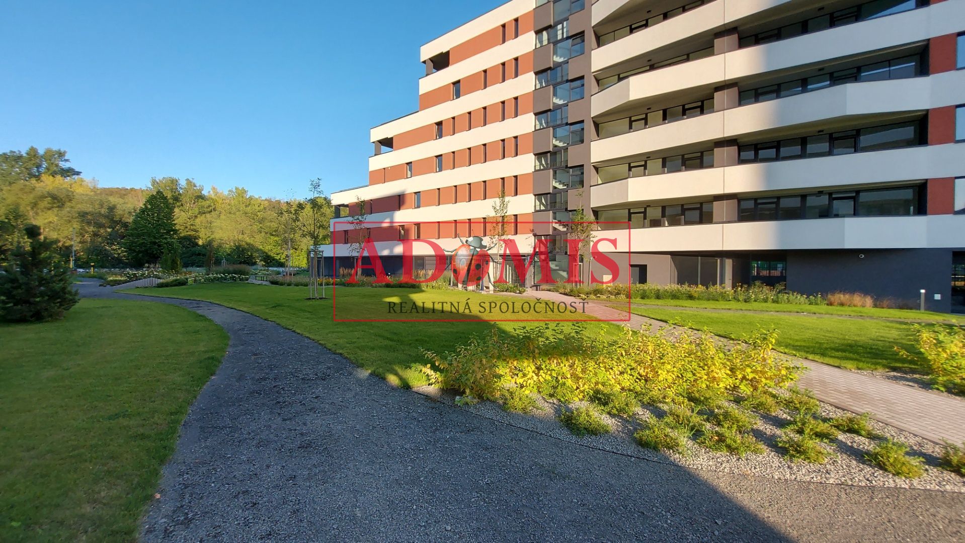 na prenájom bezbariérový byt 2+1, LAGO,Nad Jazerom Košice 78,5 m2, parking