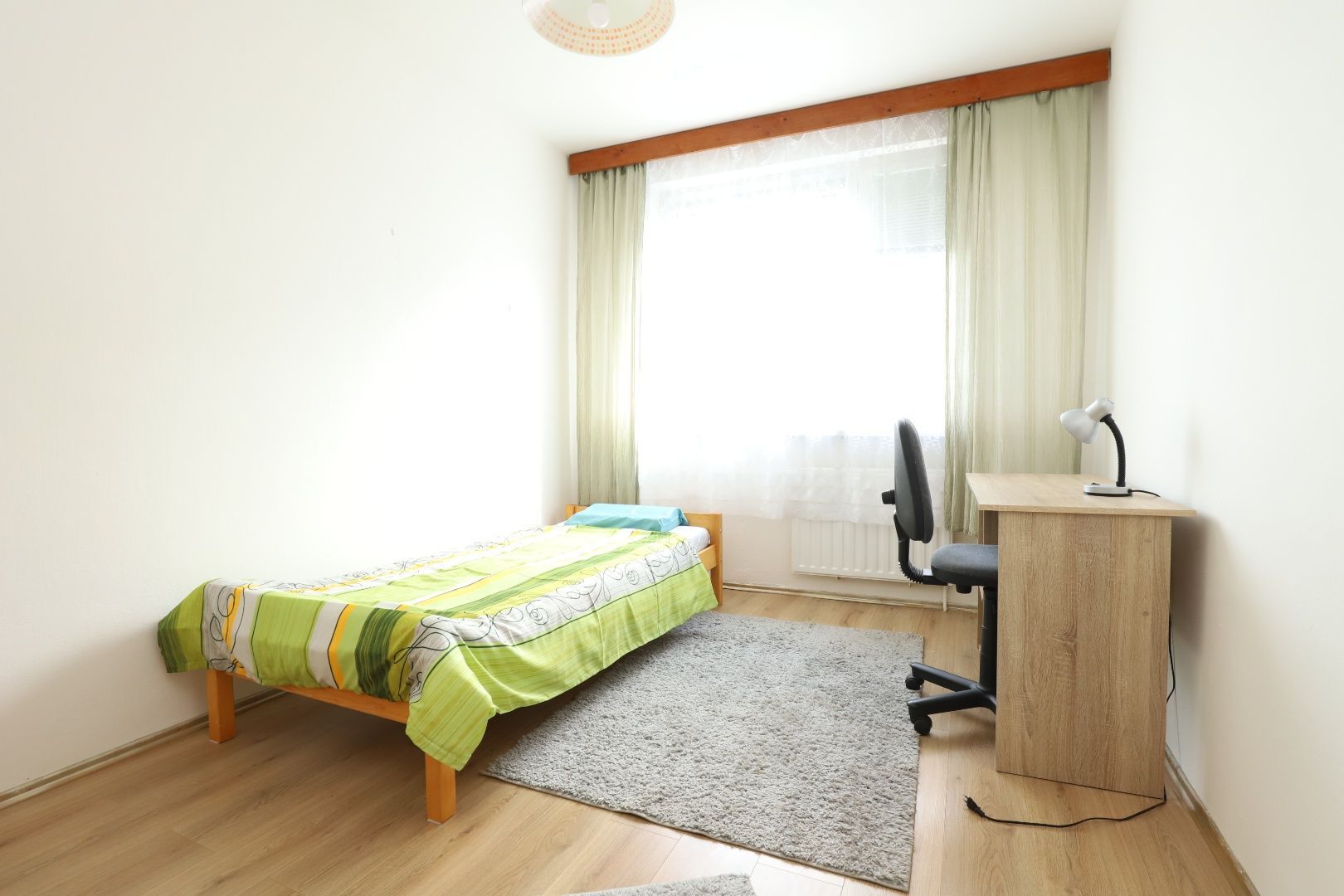 Prenájom Iný Iný-Prenájom-Bratislava - mestská časť Petržalka-610.00 €