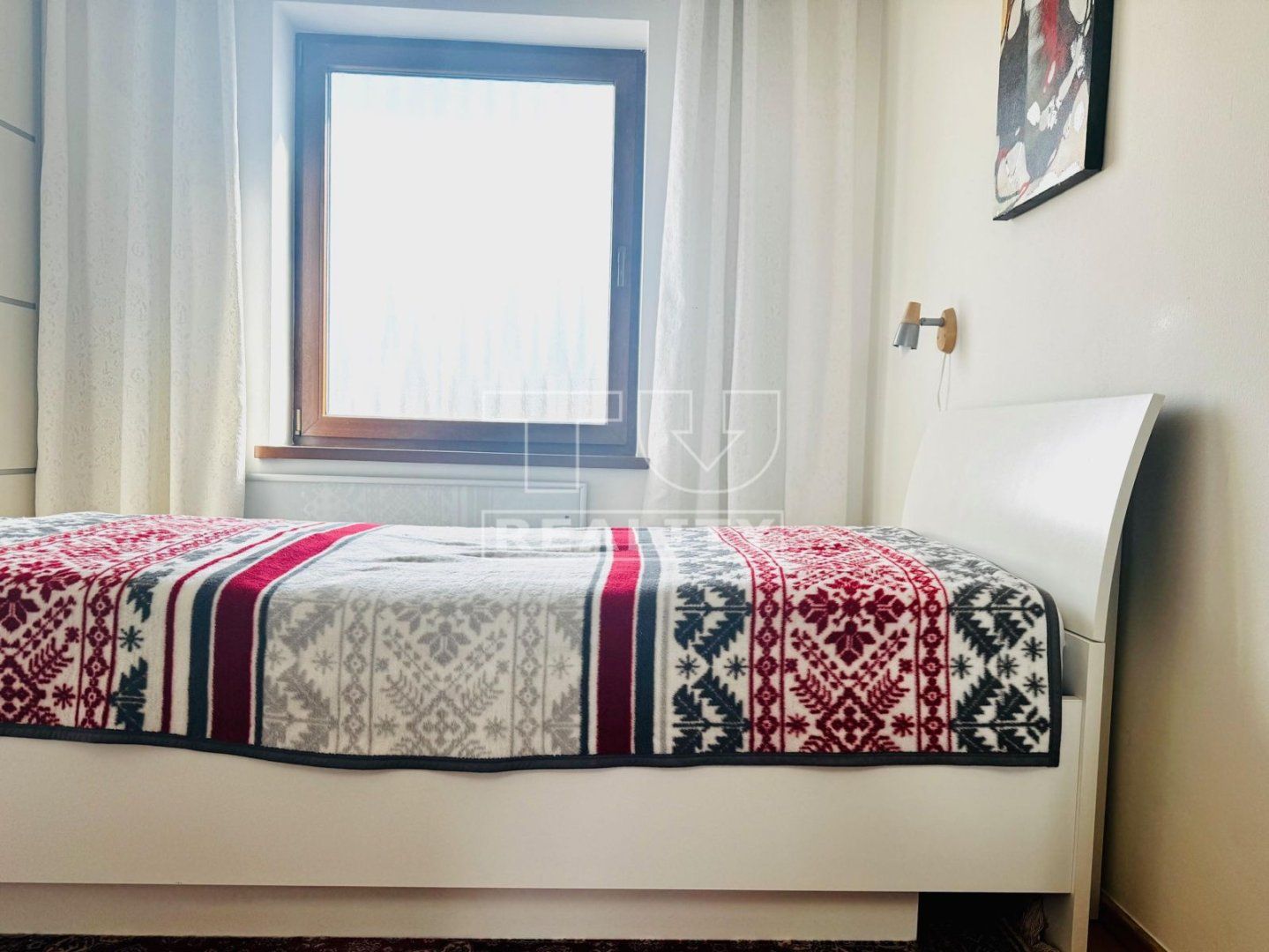 TUreality ponúka na prenájom krásny 2-izbový byt v centre Piešťan s terasou