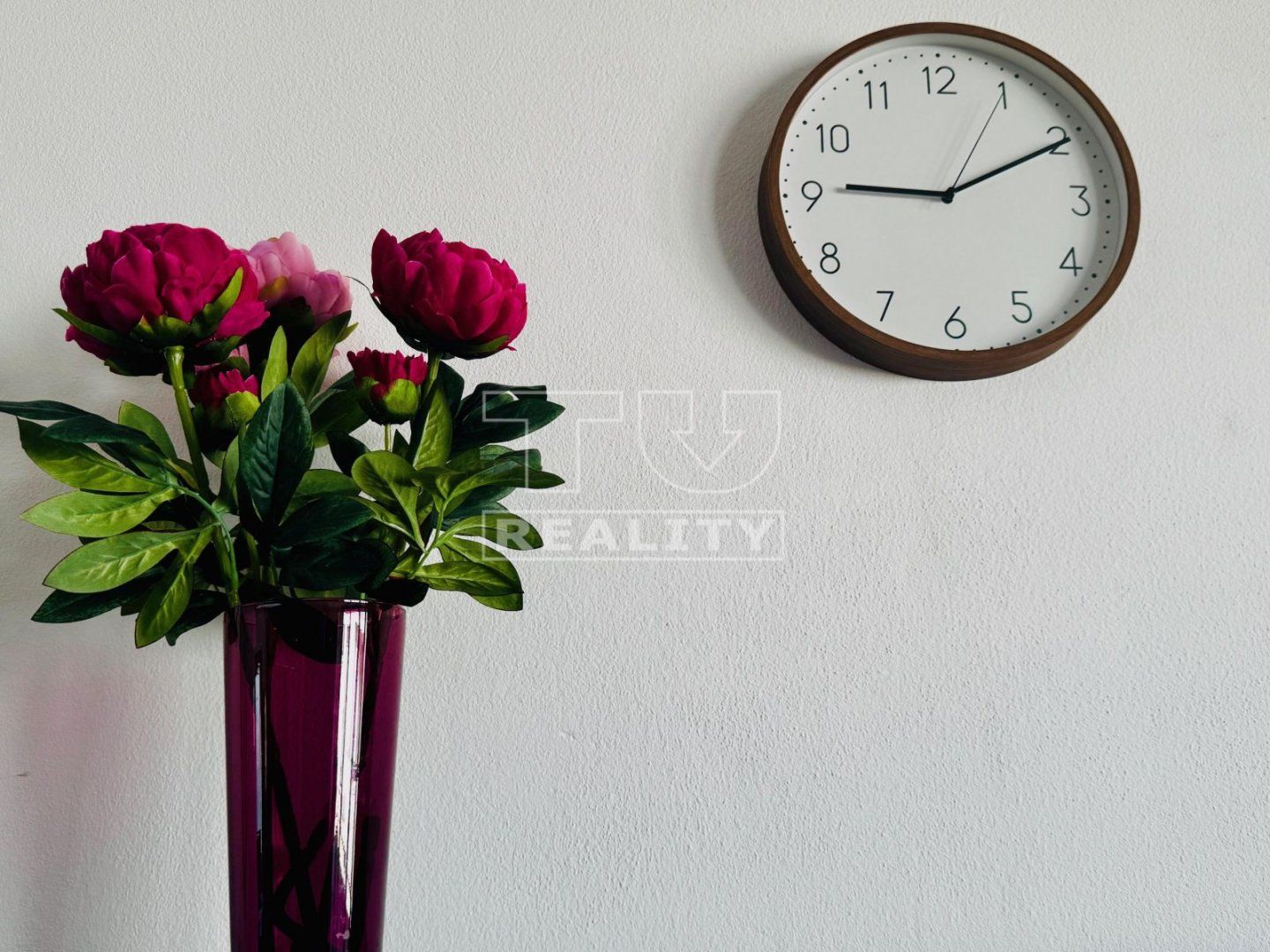 TUreality ponúka na prenájom krásny 2-izbový byt v centre Piešťan s terasou