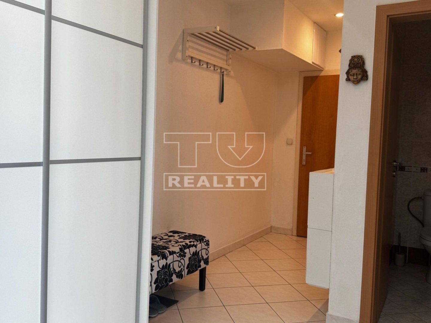 TUreality ponúka na prenájom krásny 2-izbový byt v centre Piešťan s terasou