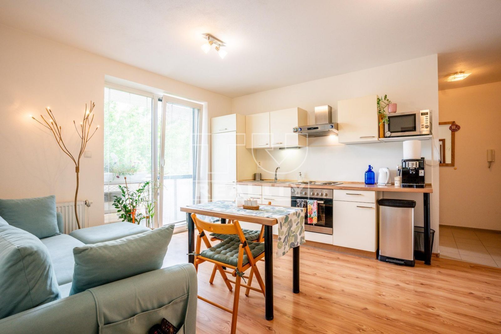 Predaj Iný Iný-Predaj-Bratislava - mestská časť Vrakuňa-180000.00 €