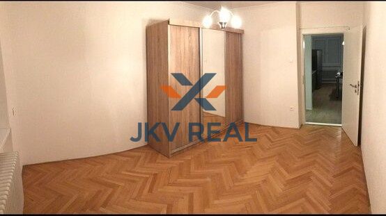 NA PREDAJ Priestranný 3-izbový byt so ZÁHRADOU, GARÁŽOU a VLASTNÝM KÚRENÍM v Galante
