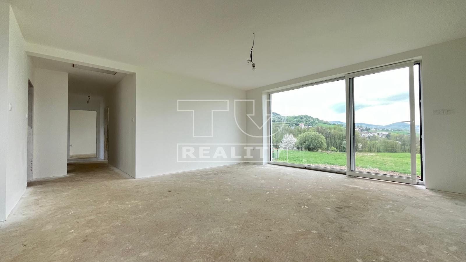 TUreality ponúka na predaj novostavbu 4i rodinného domu 20 min od Zvolena s pozemkom 1221 m²