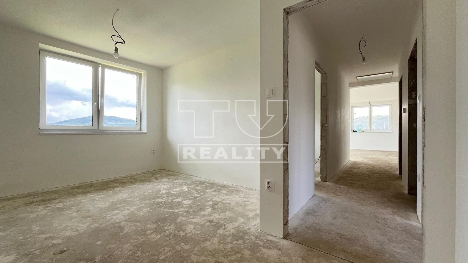 TUreality ponúka na predaj novostavbu 4i rodinného domu 20 min od Zvolena s pozemkom 1221 m²