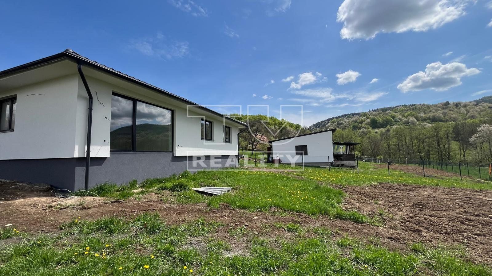 TUreality ponúka na predaj novostavbu 4i rodinného domu 20 min od Zvolena s pozemkom 1221 m²