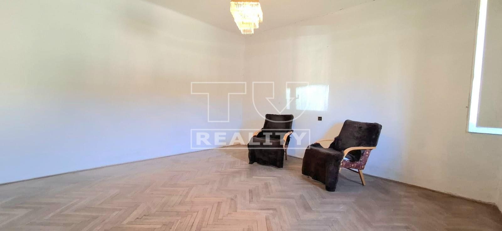 Na predaj čiastočne zrekonštruovaný 4 izbový rodinný dom  s krásnym pozemkom  1 172 m² Orešany