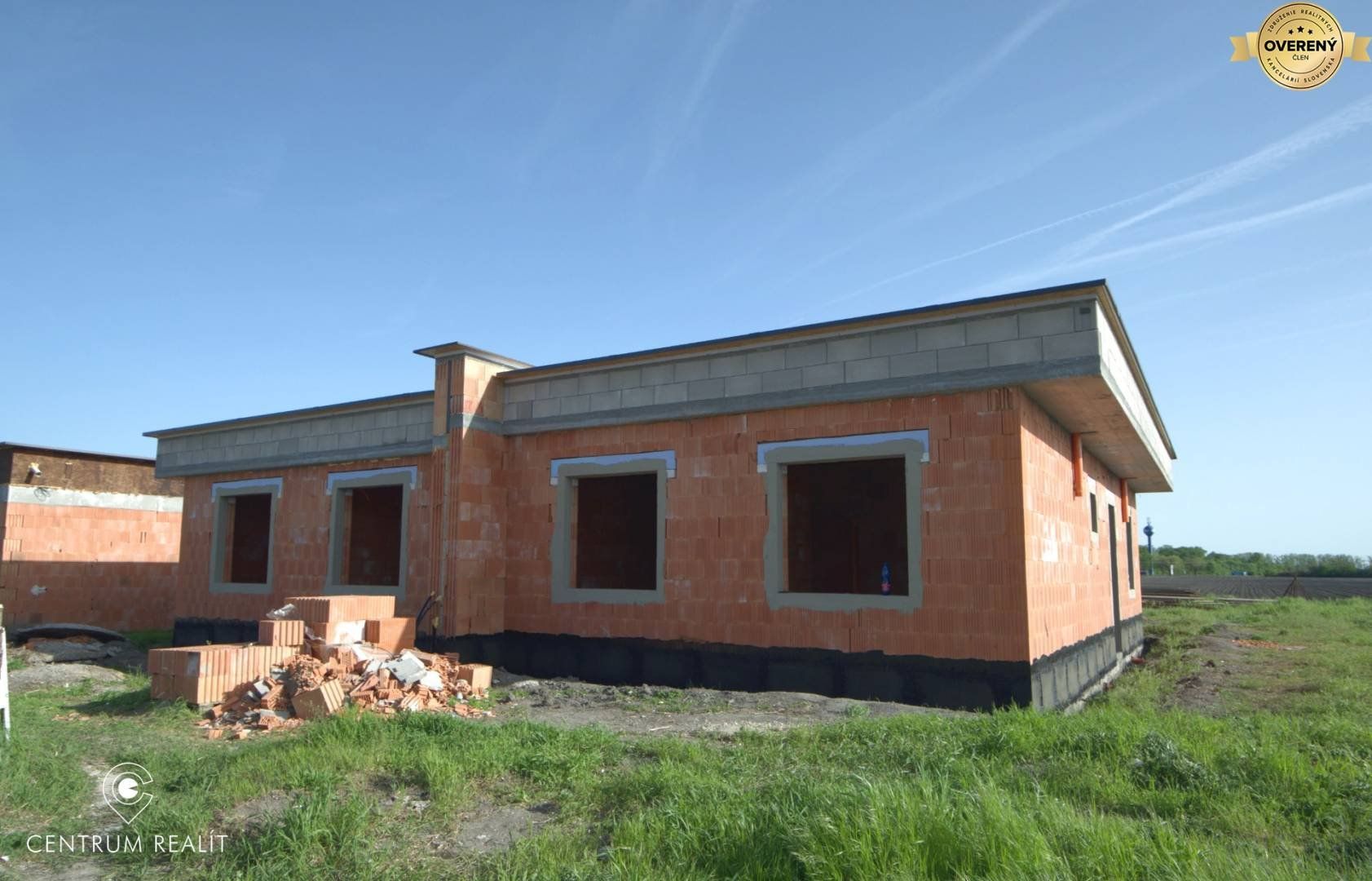 Kvalitný moderný 4-izbový bungalov v ŠTANDARDE v obci Trnávka