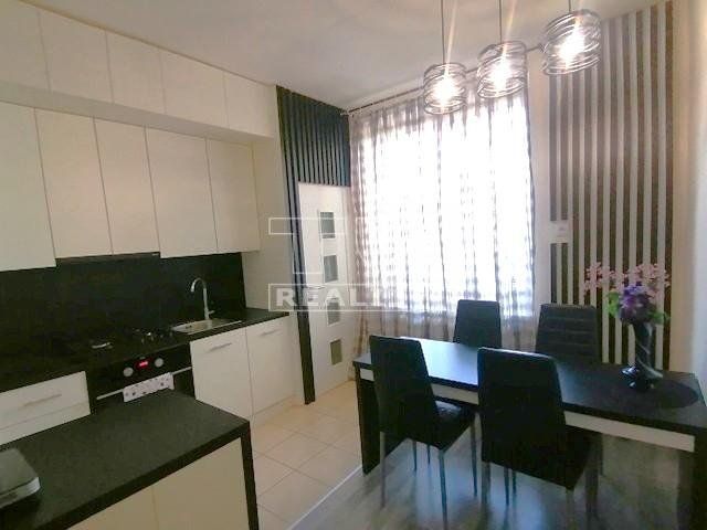 NA PREDAJ PEKNÝ 2-IZBOVÝ BYT V NOVEJ DUBNICI 64M2 PLUS PIVNICA 12,8M2