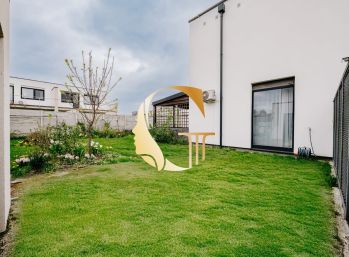 GODDESS PROPERTY - exkluzívne - PREDAJ - 5 IZBOVÝ rodinný dom - 110 m2 - s TERASOU a úžitkovou ZÁHRADOU - ROVINKA