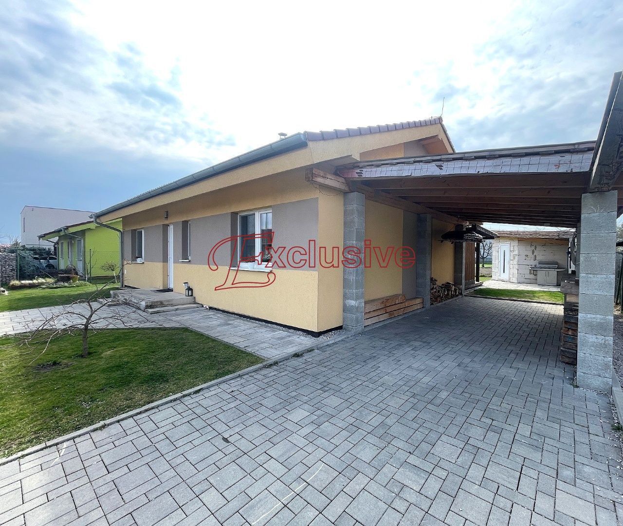 Novostavba 4 izbového bungalovu v kľudnej časti obce