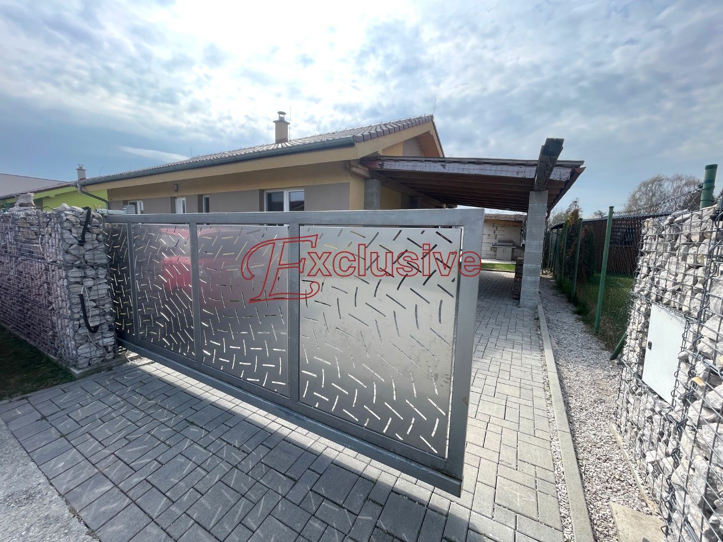 Novostavba 4 izbového bungalovu v kľudnej časti obce