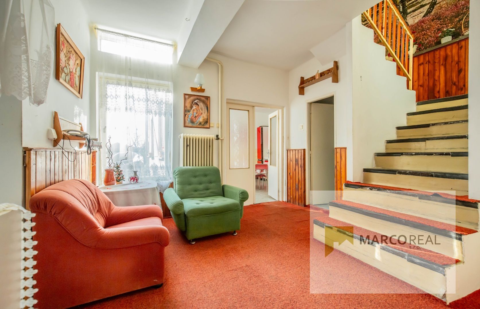 Veľký 5-izbový RD v obci MADUNICE len 8 km od Hlohovca,  o výmere 240 m2, pozemok 706 m2, pôvodný stav