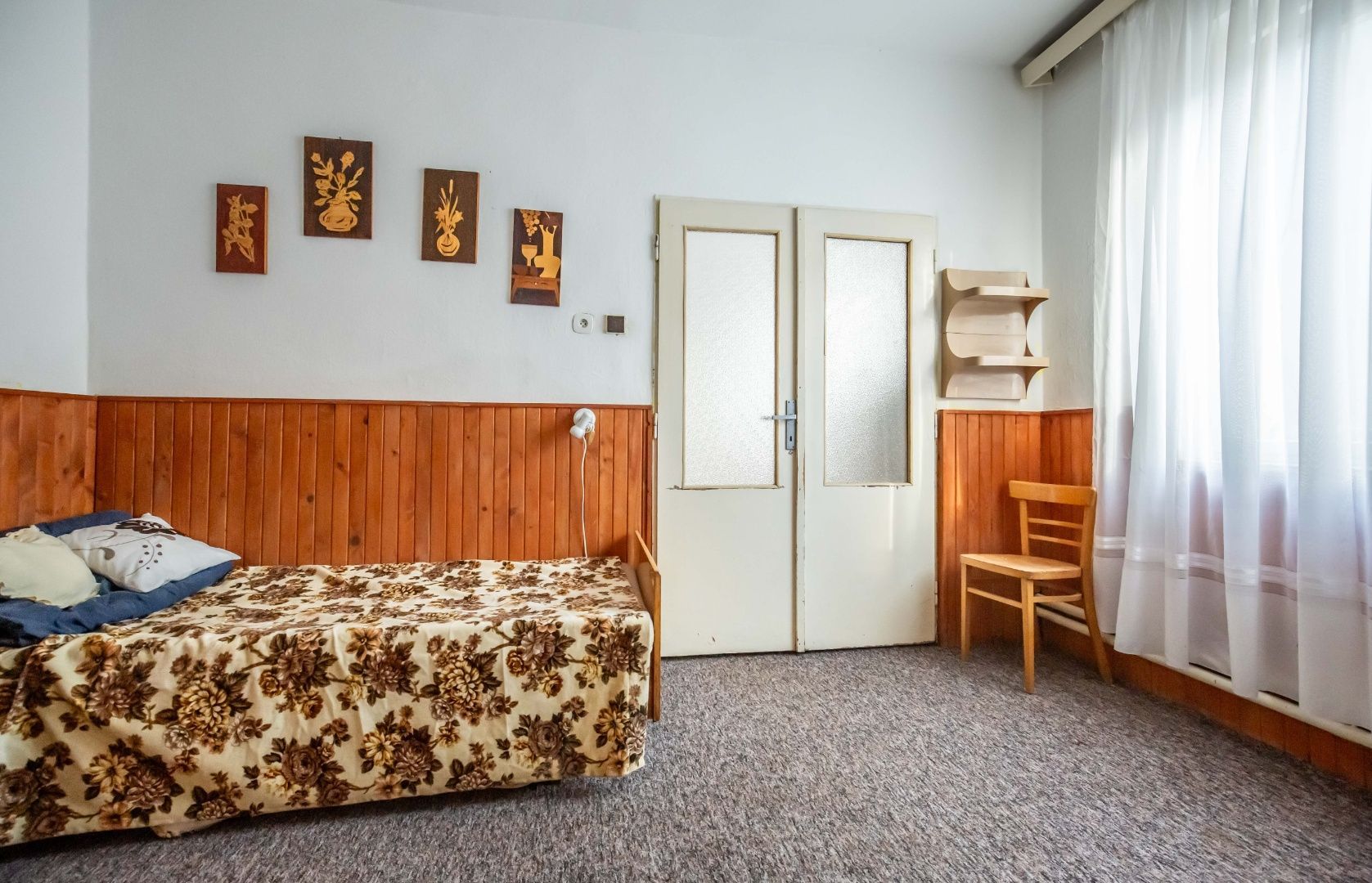 Veľký 5-izbový RD v obci MADUNICE len 8 km od Hlohovca,  o výmere 240 m2, pozemok 706 m2, pôvodný stav