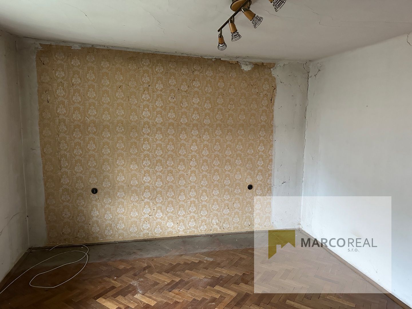 PREDAJ - 3-IZBOVÝ DOM BLÍZKO CENTRA TRNAVY