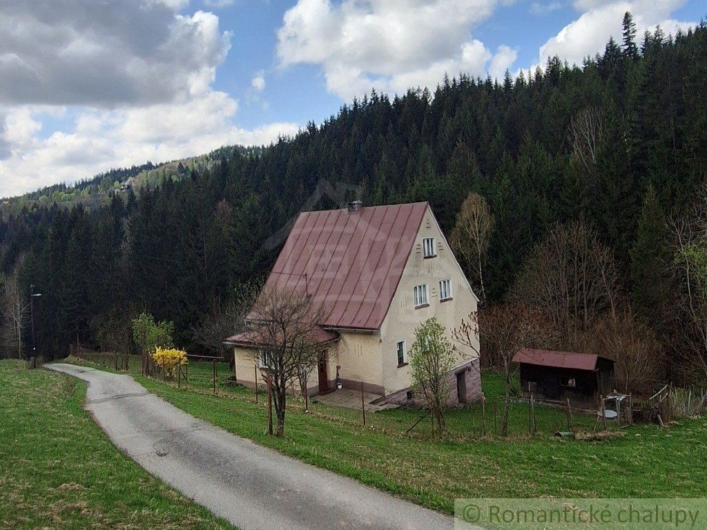 Rodinný dom na polosamote v tichom prijemnom prostredí v obci Korňa