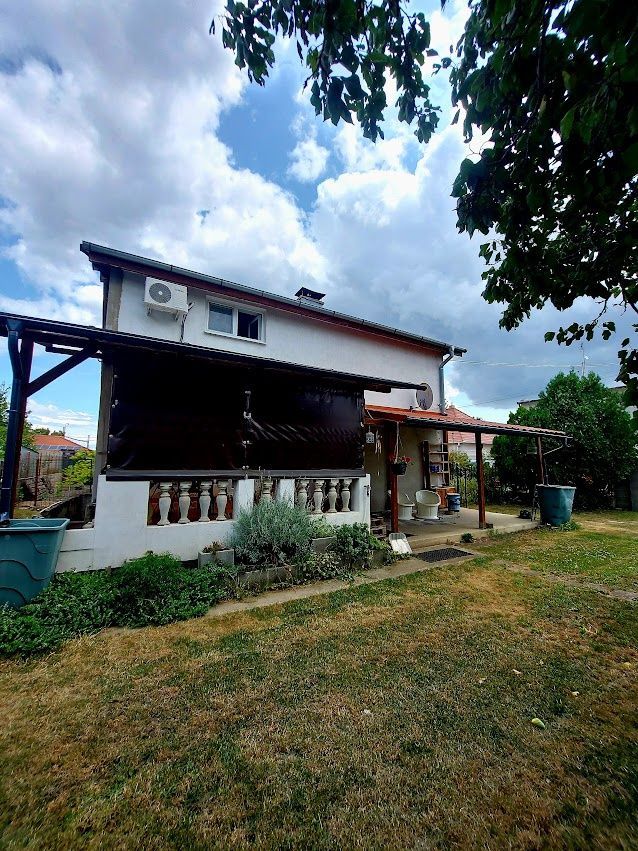REZERVOVANE 5 izbový dvojpodlažný Rodinný dom, na slnečnom rovinatom pozemku s možnosťou dokúpiť aj pozemok.