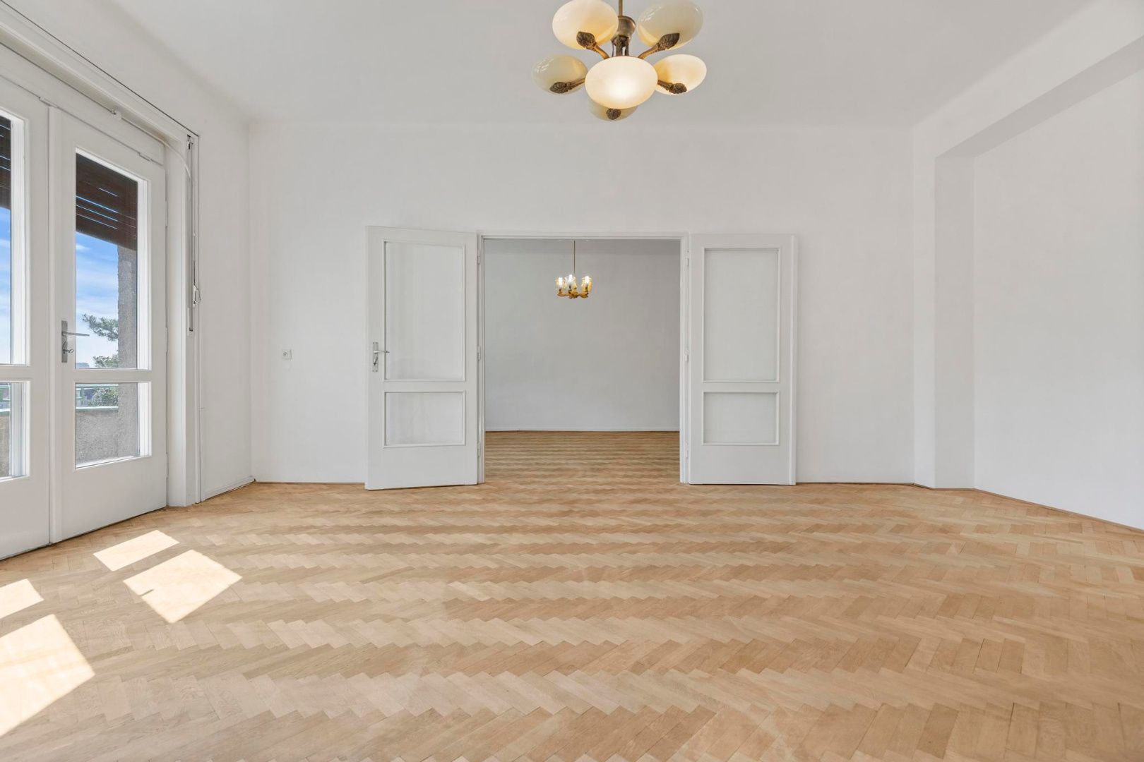 Iný-Predaj-Bratislava - mestská časť Staré Mesto-500000.00 €