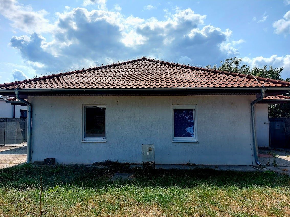 REZERVOVANE 3 izbový jednopodlažný Rodinný dom (časť dvojdomu), na slnečnom rovinatom pozemku