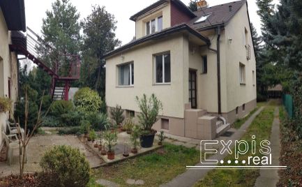 PREDAJ veľký RD v Dúbravke, na podnikanie aj bývanie s veľkým pozemkom blízko centra - EXPISREAL