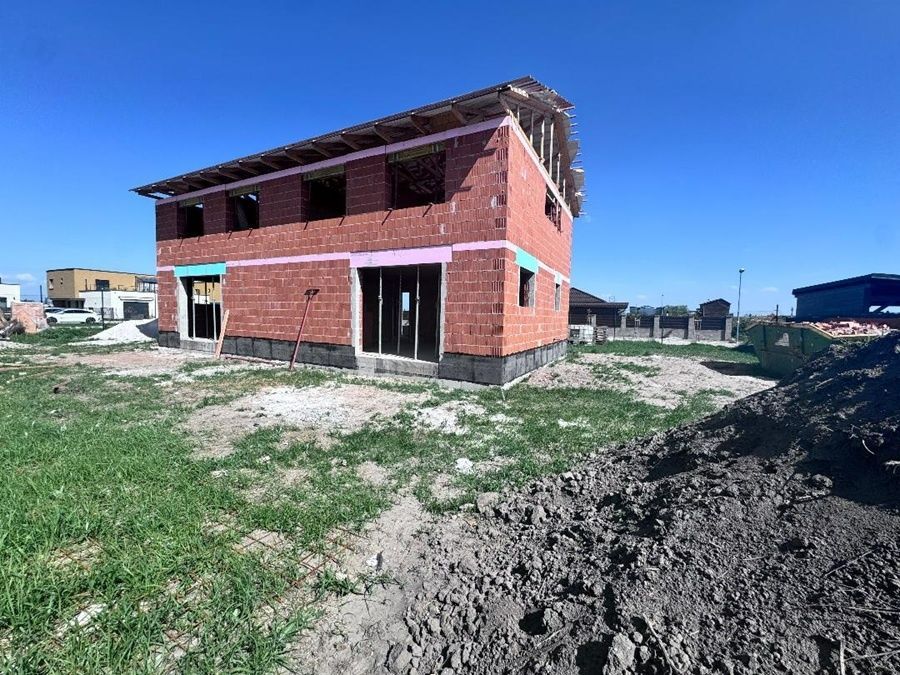 Objavte neskutočný potenciál tohto 5-izbového rodinného domu v mimoriadne žiadanej časti- Štvrtok na Ostrove