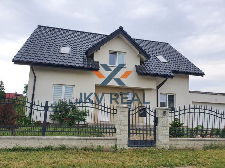 JKVreal ponúka na predaj priestranný rodinný dom