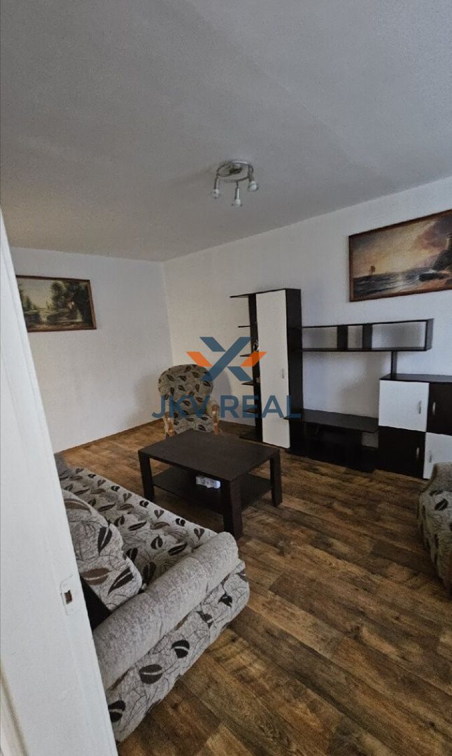 Na predaj: 2-izbový zrekonštruovaný byt v centre Galanty
