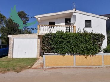 Na predaj dom 4x spálňa na ostrove Vir v Chorvátsku