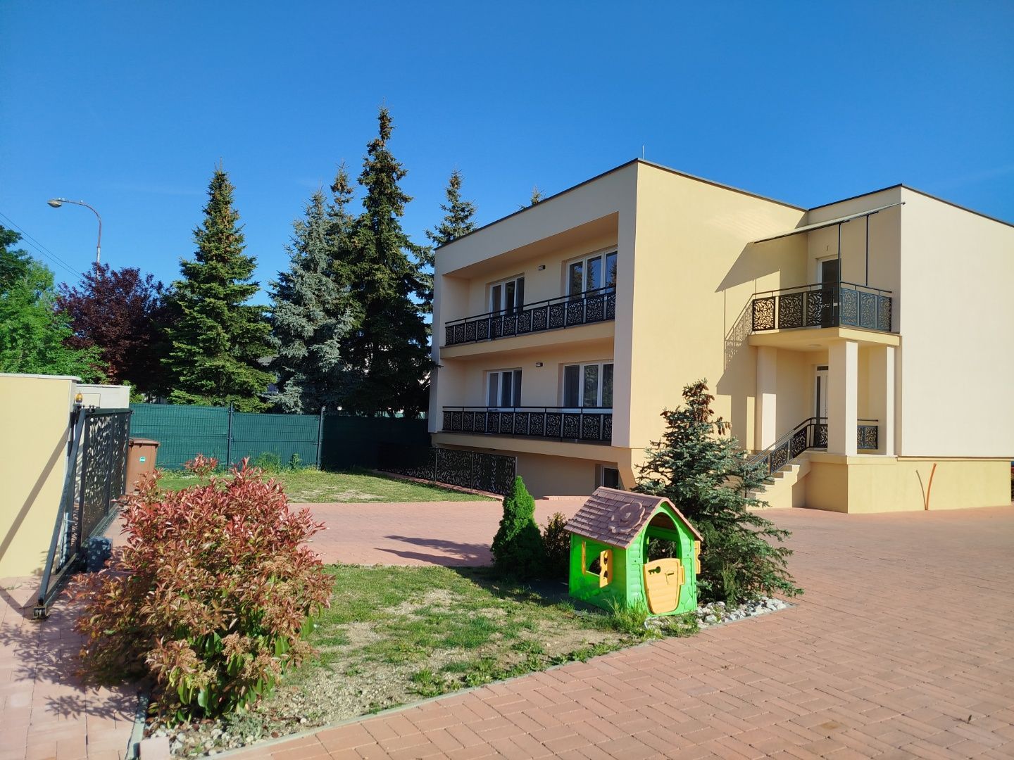 Na predaj Novostavba bytového domu s bytovými jednotkami a veľkým potenciálom – v blízkosti centra mesta Levice s 3D virtuálnou prehliadkou