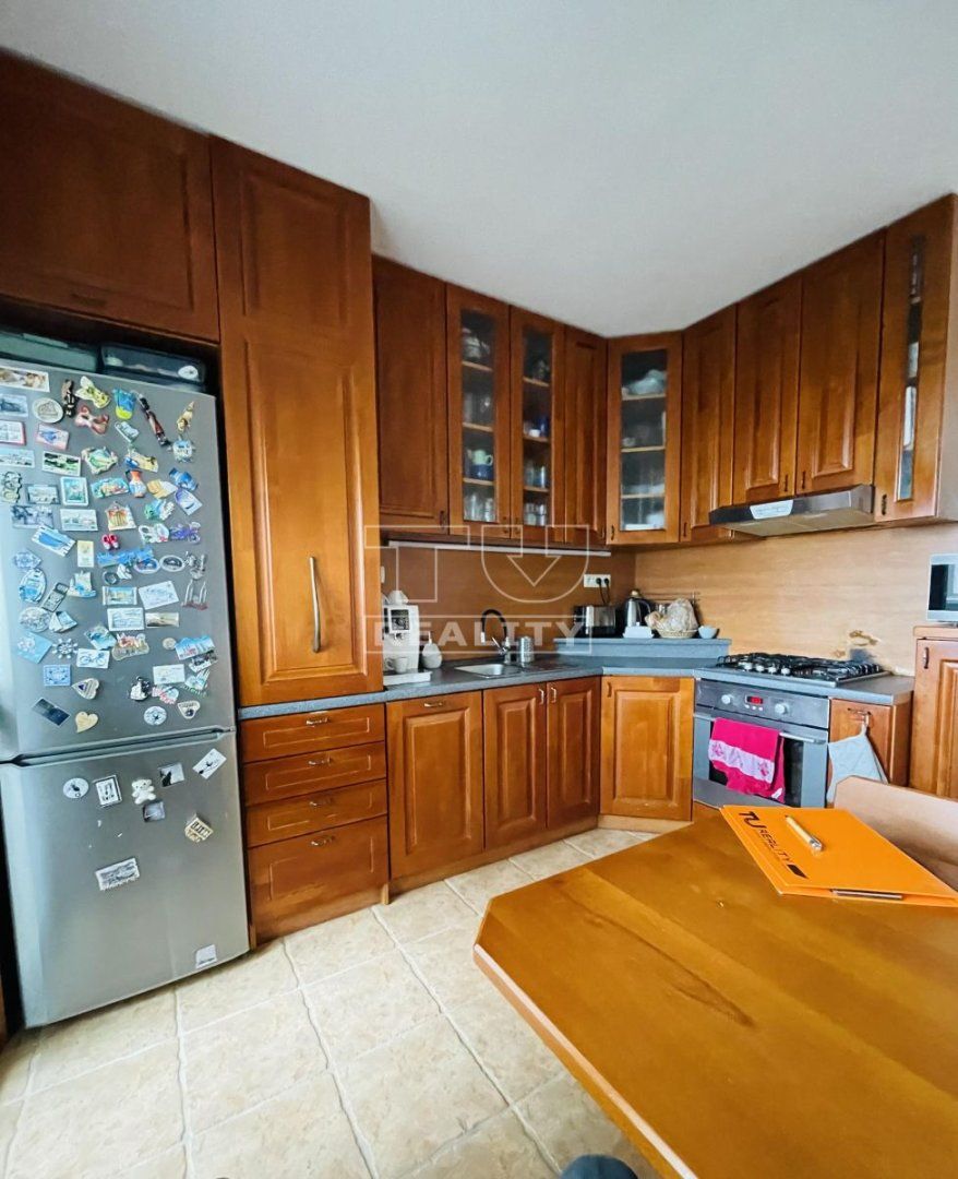 Moderný 3.izbový byt s klimatizáciou a loggiou na Tematínskej v Petržalke -69,76m2+pivnica