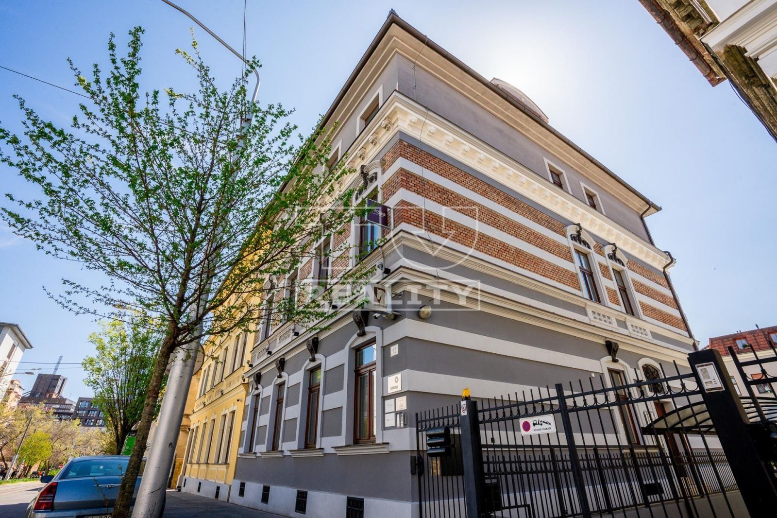 REPREZENTUJTE SVOJU FIRMU VO VEĽKOM ŠTÝLE V LUXUSNÝCH KANCELÁRSKYCH PRIESTOROCH  NA PRENÁJOM V CENTRE BRATISLAVY