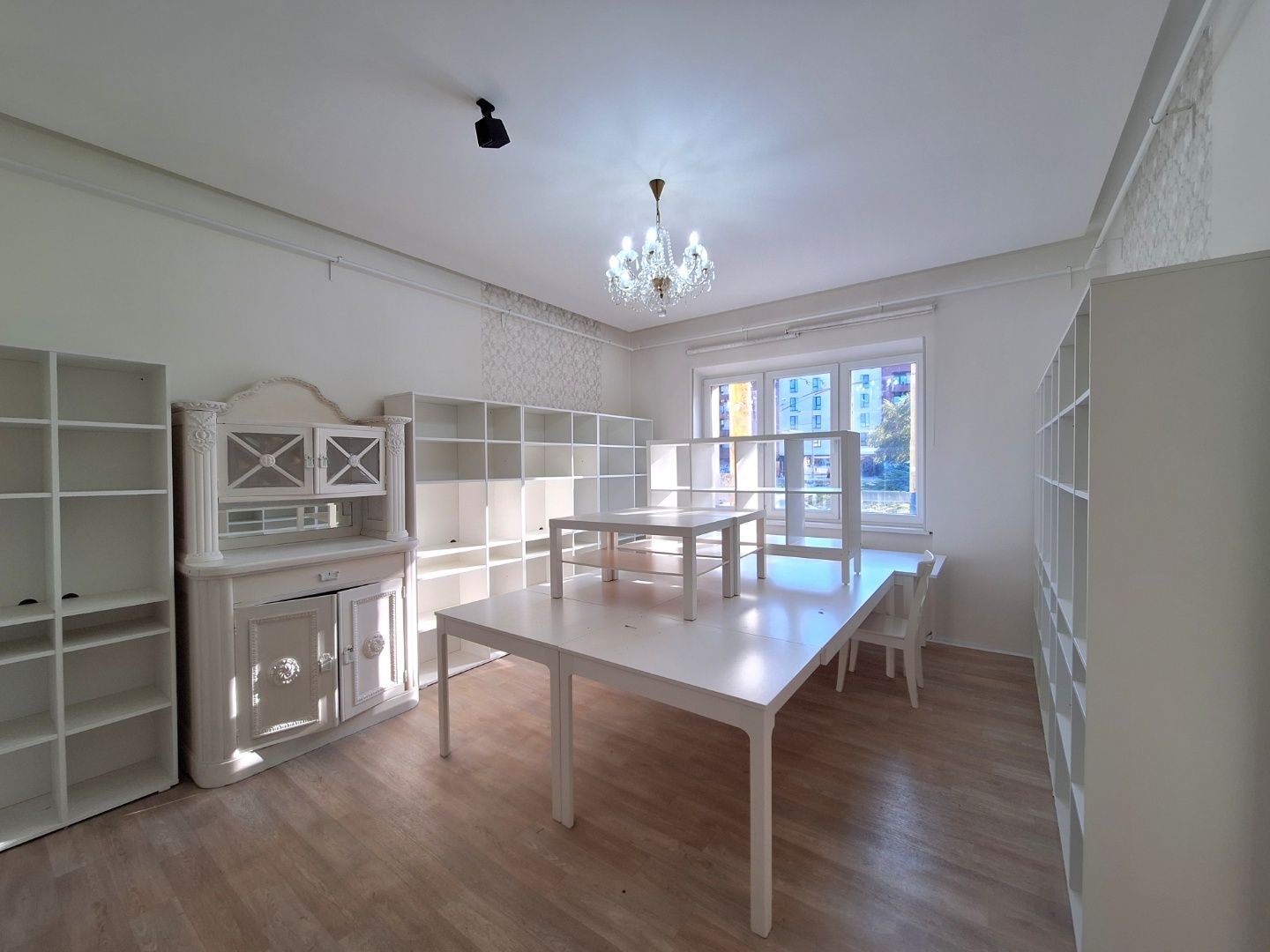 ADOMIS - predáme nadštandardný nebytový priestor po rekonštrukcii 130m2, 4miestnosti, 2 balkóny, Jesenského ulica Košice
