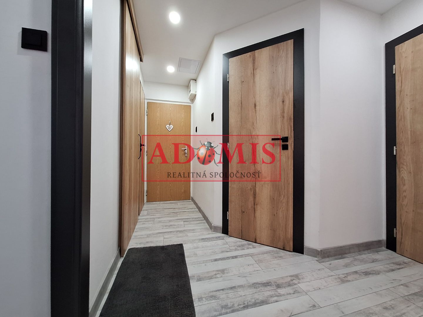 ADOMIS - 3-izb bezbariérový byt, loggia 71m2, rekonštrukcia, Muškátová ulica, Košice Západ