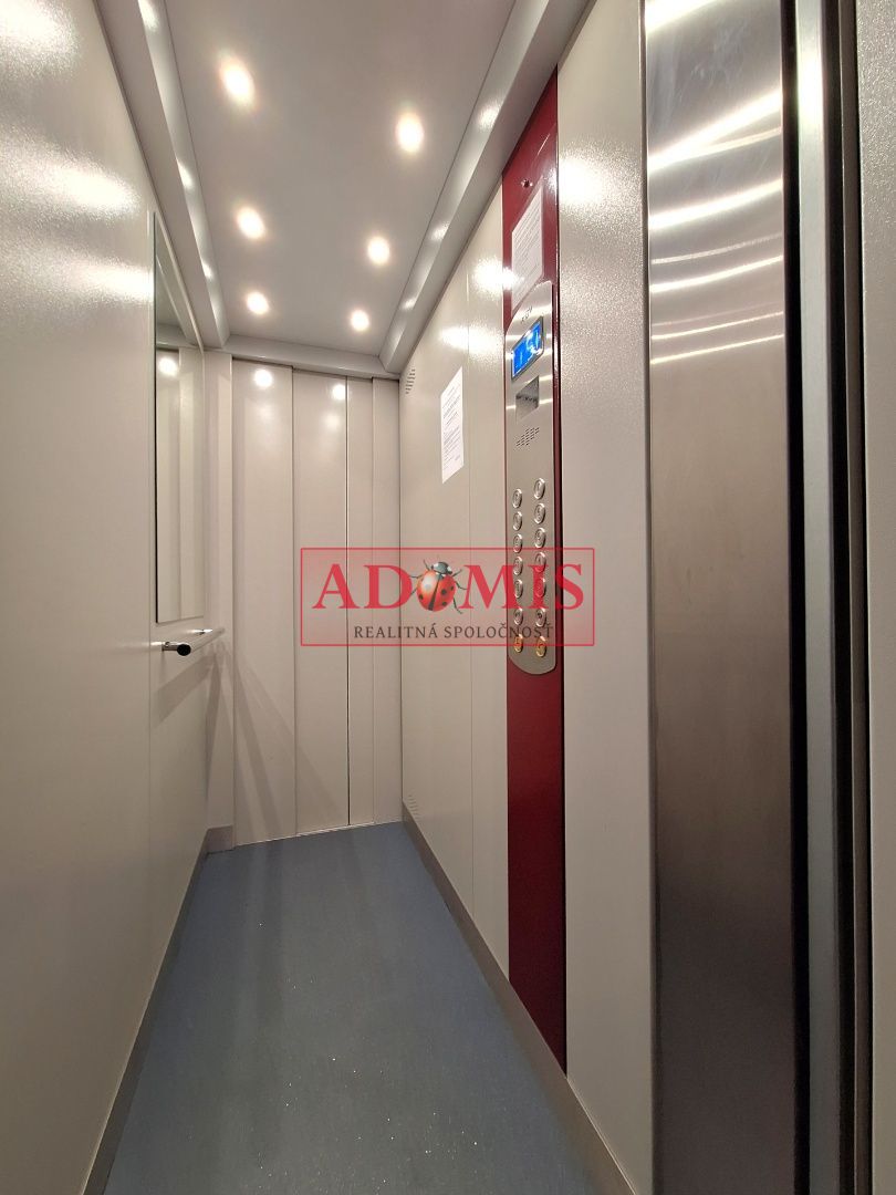 ADOMIS - 3-izb bezbariérový byt, loggia 71m2, rekonštrukcia, Muškátová ulica, Košice Západ