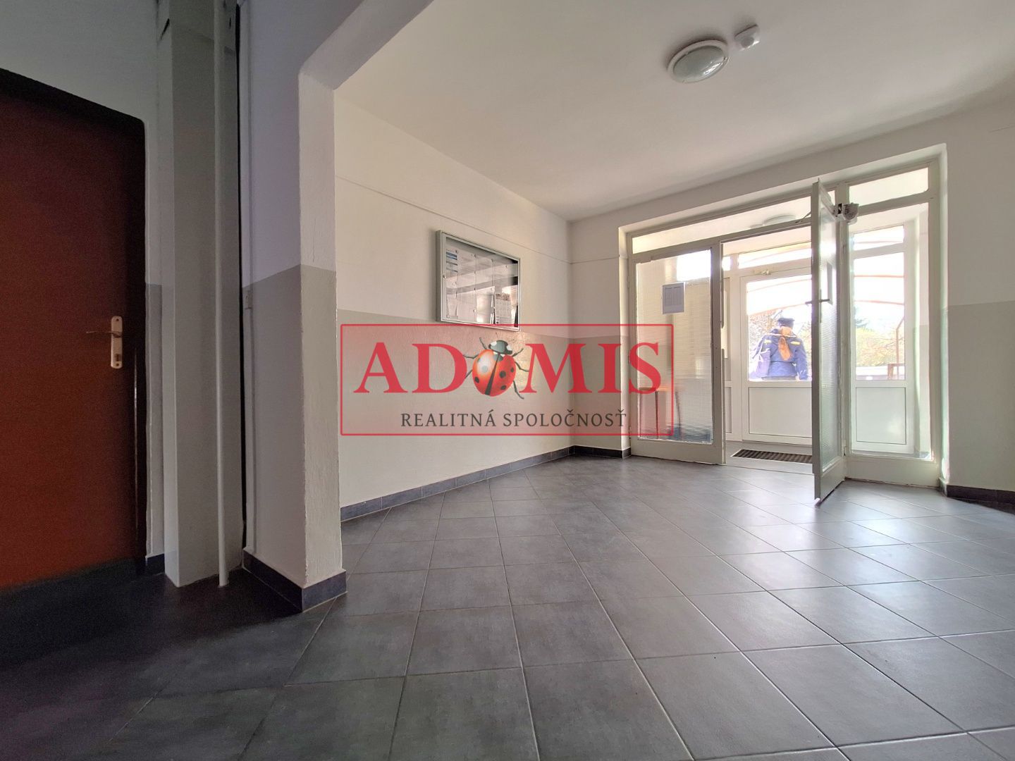 ADOMIS - 3-izb bezbariérový byt, loggia 71m2, rekonštrukcia, Muškátová ulica, Košice Západ