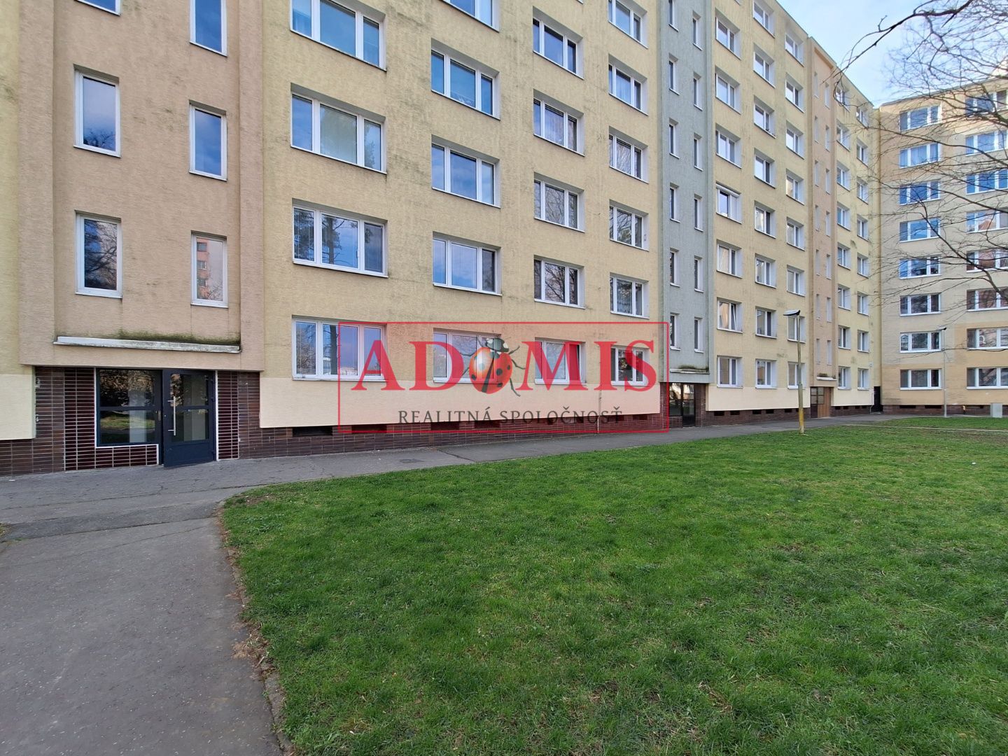 ADOMIS - 3-izb bezbariérový byt, loggia 71m2, rekonštrukcia, Muškátová ulica, Košice Západ