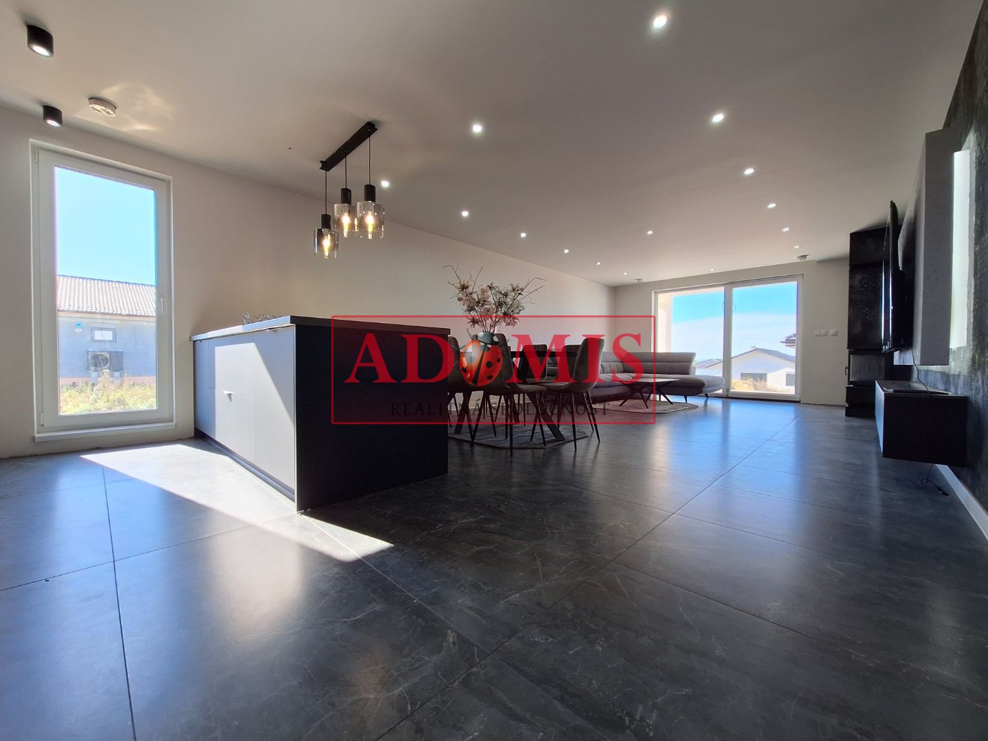 ADOMIS - Predám moderné 5izbové bungalovy 128m2 Vyšná Kamenica,tepelko, len 15min z Košíc.