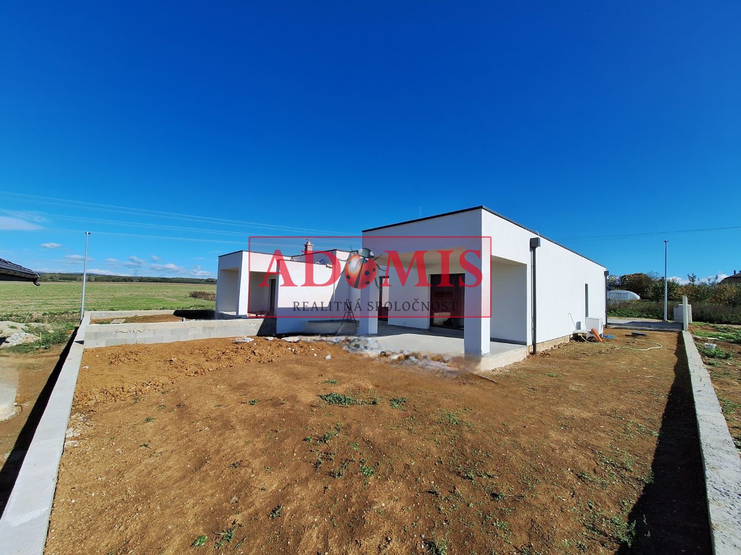 ADOMIS - Predám moderné 5izbové bungalovy 128m2 Vyšná Kamenica,tepelko, len 15min z Košíc.