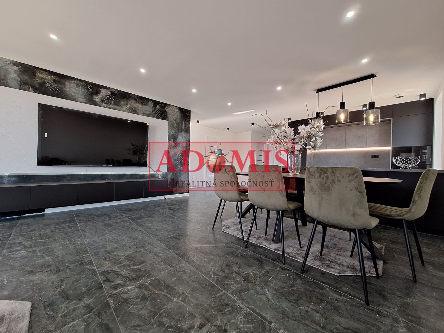 ADOMIS - Predám moderné 5izbové bungalovy 128m2 Vyšná Kamenica,tepelko, len 15min z Košíc.