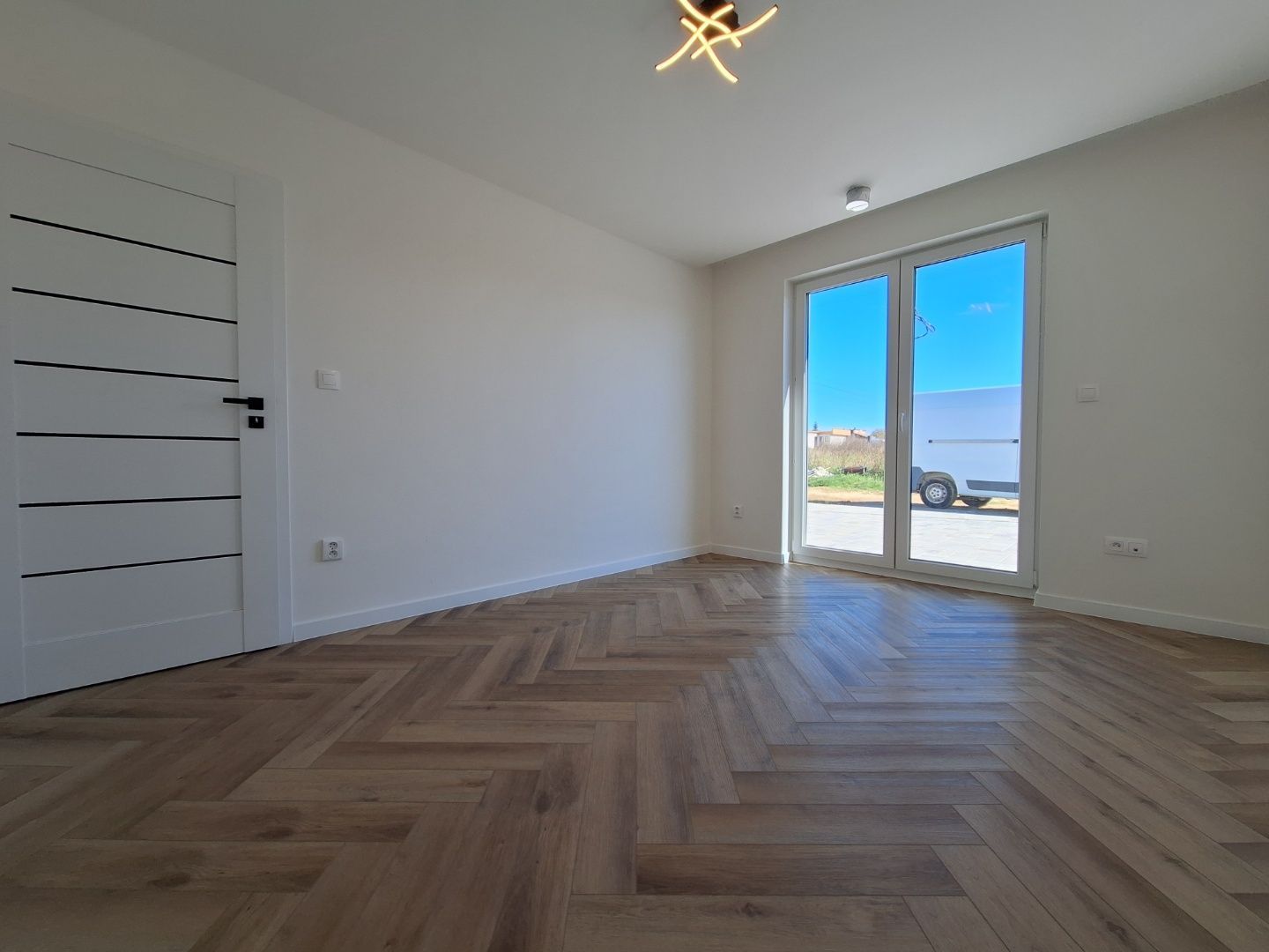 ADOMIS - Predám moderné 5izbové bungalovy 128m2, tepelné čerpadlo, Vyšná Kamenica, len 15min z Košíc.