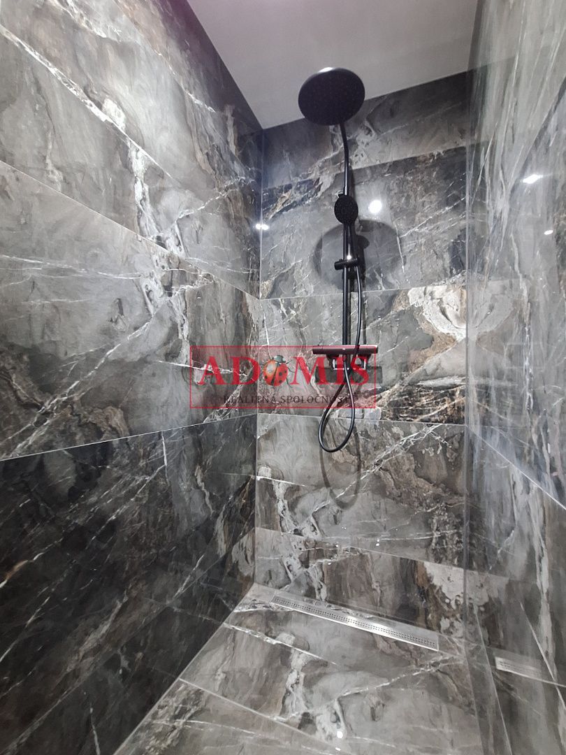 ADOMIS - Predám moderné 5izbové bungalovy 128m2, tepelné čerpadlo, Vyšná Kamenica, len 15min z Košíc.