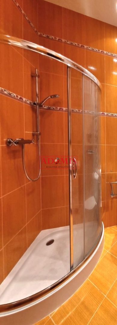 ADOMIS - Predám 2-izbový byt 60m2 Mlynská ul., Košice centrum, parkovanie vo dvore