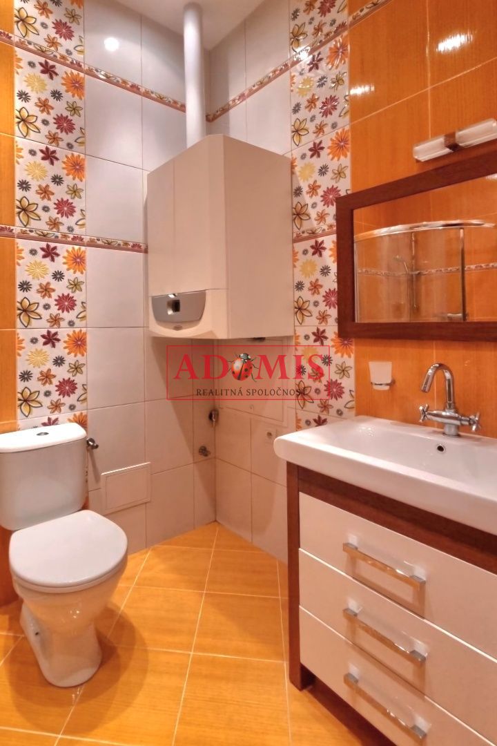 ADOMIS - Predám 2-izbový byt 60m2 Mlynská ul., Košice centrum, parkovanie vo dvore