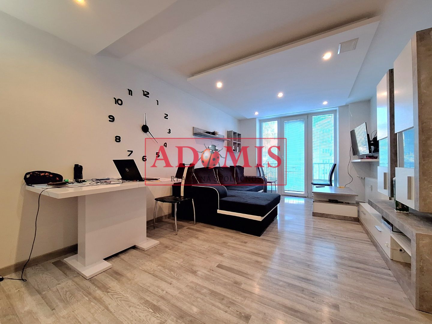 ADOMIS - predám 2-izb tehlový priestranný byt 70m2, balkón, rekonštrukcia, Komenského ulica Košice
